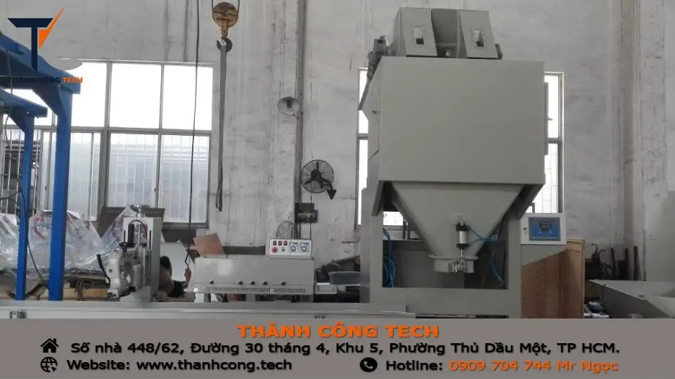 Máy cân đóng bao hạt nhựa tự động