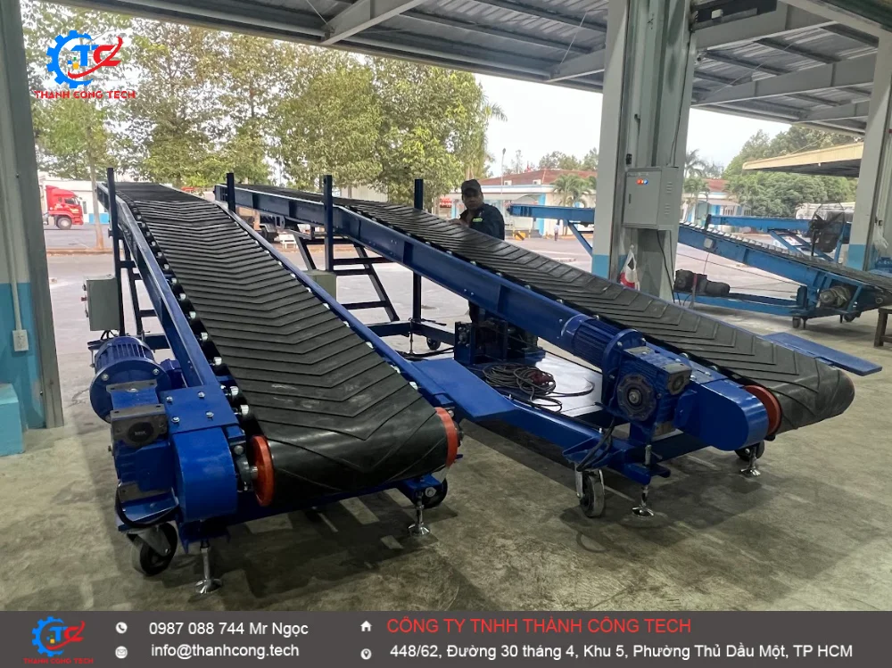 Băng tải lên xe tải